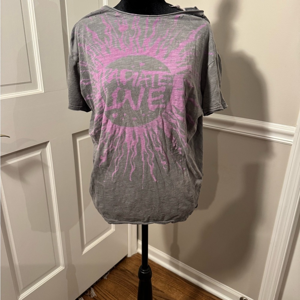 Magnolia Pearl Gray Tee with Pink Logo